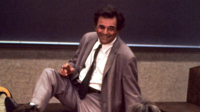 1 - Columbo menee koulun penkille