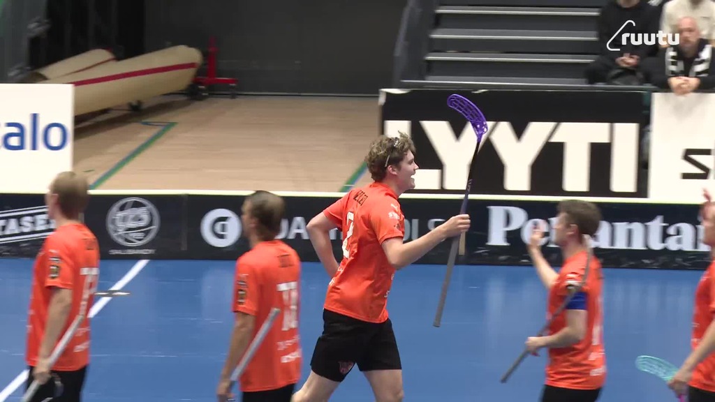 Lauri Eloluoto kurittaa vanhaa seuraansa heti ensimmäisestä vaihdosta!