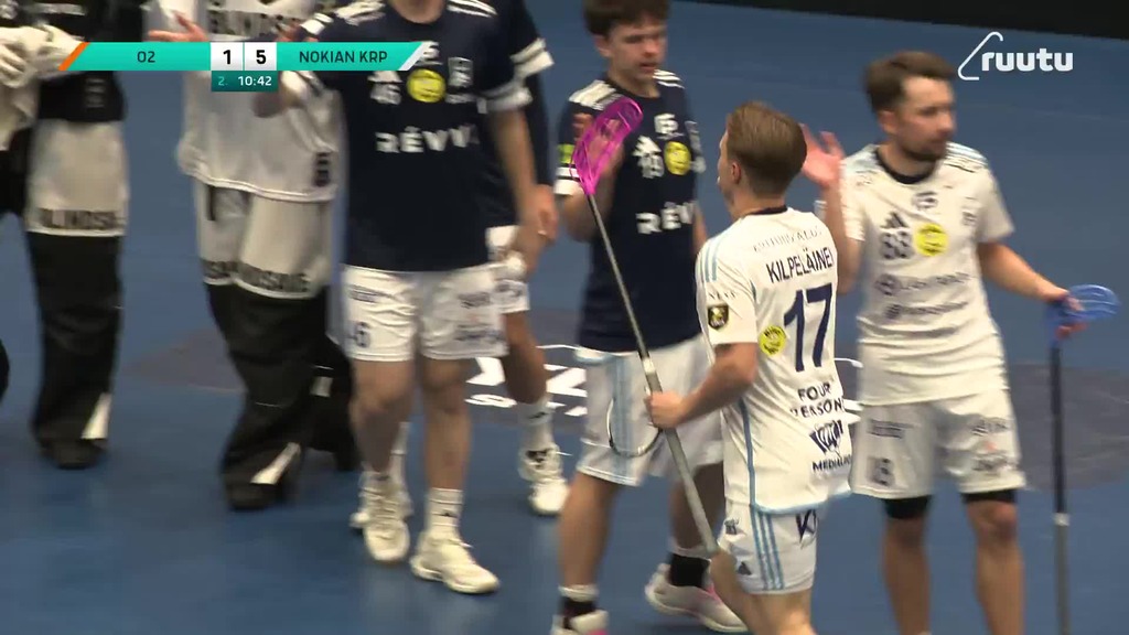 Tuplapuikot! Aapo Kilpeläinen taiteilee nokialaisille viidennen maalin
