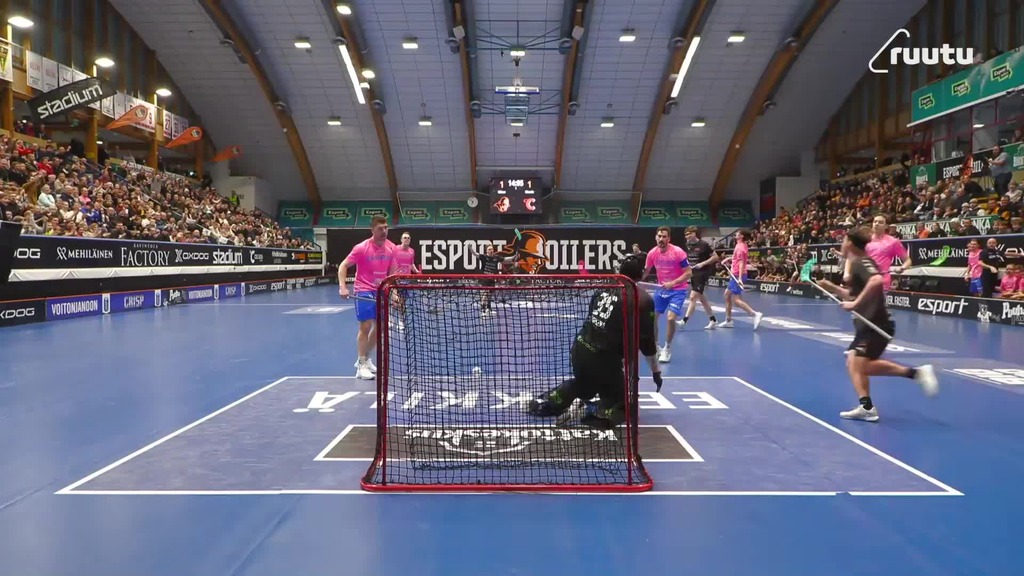 Siellähän on suora väylä! Nico Salo näyttää pelilukutaitoaan ja painaa upean maalin