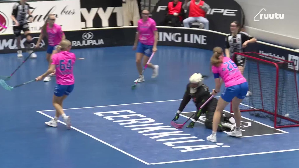 Tätä on TPS! Heti kavennuksen jälkeen Kuosmanen huudattaa turkulaisyleisöä