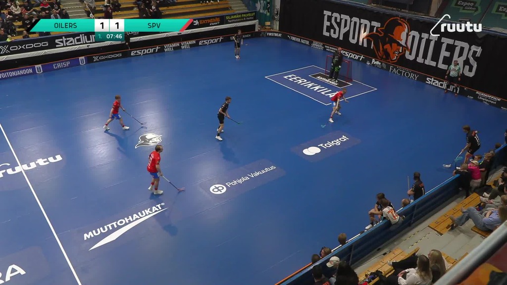 Auvinen niittaa mielipaikaltaan! Tulinen veto kaukaa vie kotijoukkueen johtoon