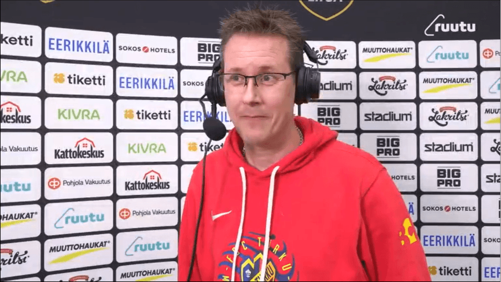 FBC Loiston valmentaja Fredrik Olssonin kommentit saavat aikaan kunnon närästystä studiossa