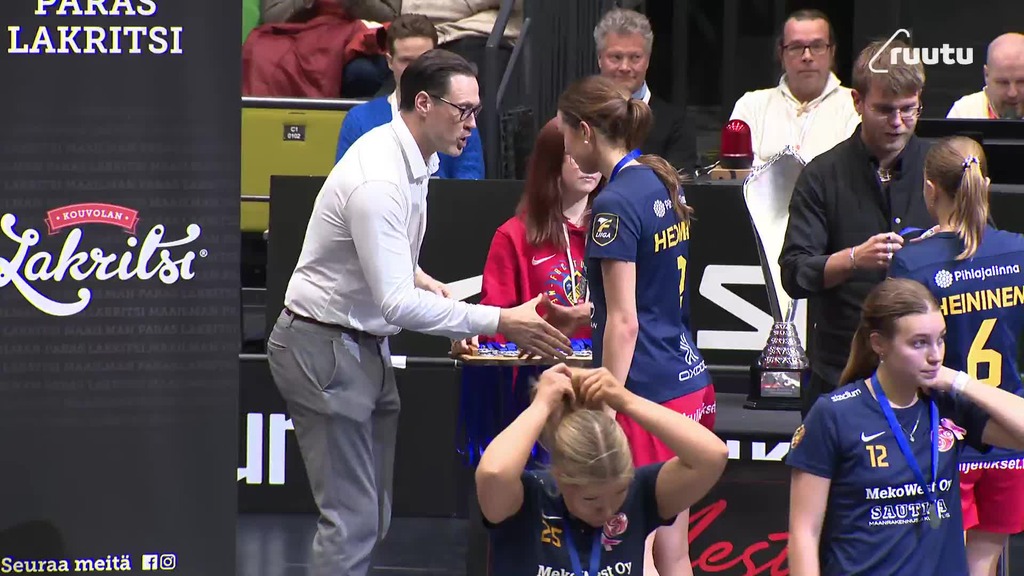 EräViikinkien Pinja Suhonen haastattelussa finaalin jälkeen