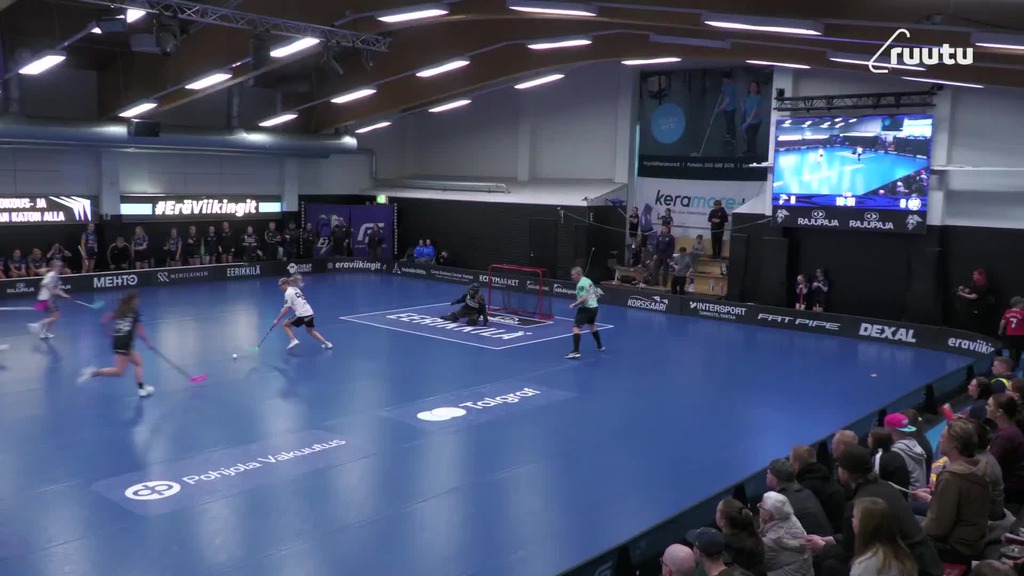 Kapteeni näyttää mallia - Jenna Saario iskee avausmaalin Mosalla