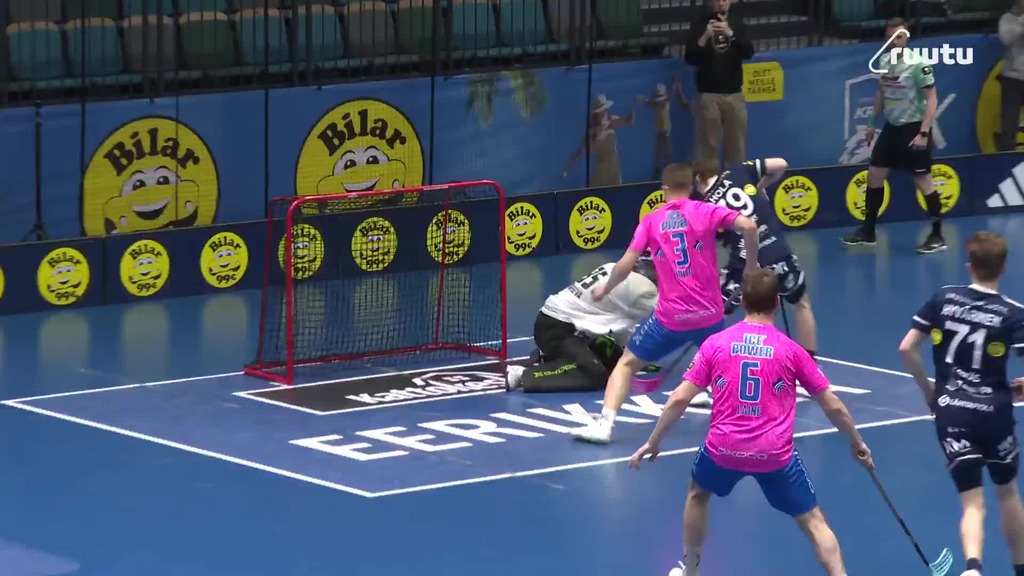 Ahola survoo ja Hyvärinen korjaa roskat pussiin! Classic aikalisälle